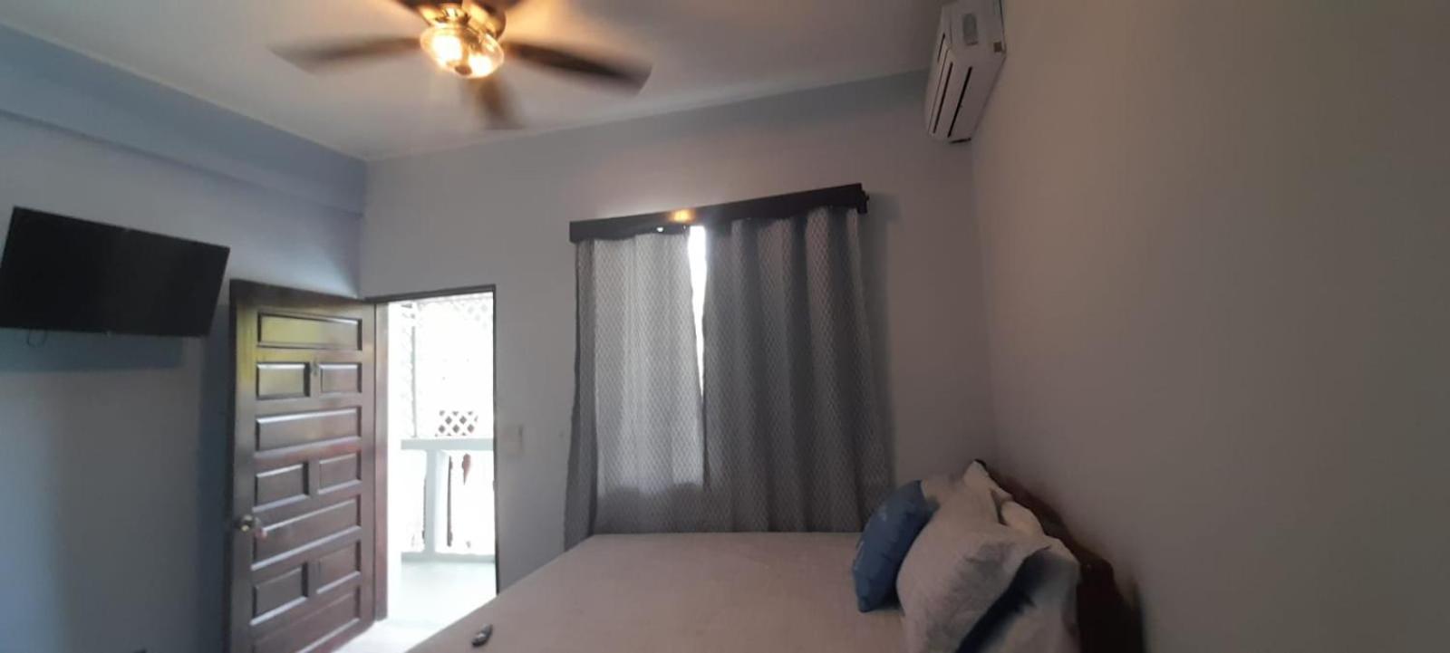 Placencia Serenade Hotel מראה חיצוני תמונה