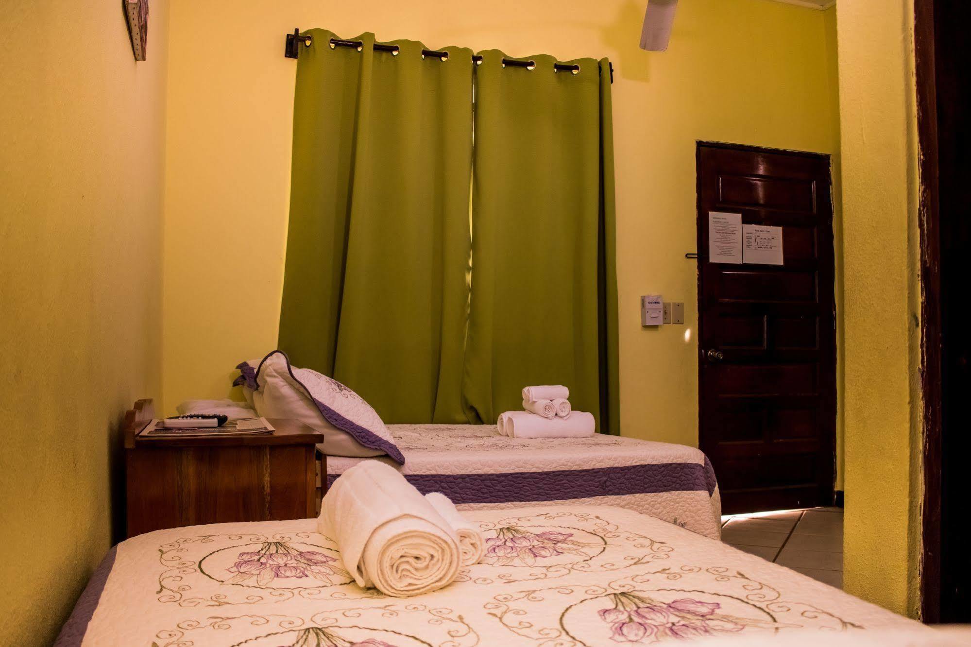 Placencia Serenade Hotel מראה חיצוני תמונה